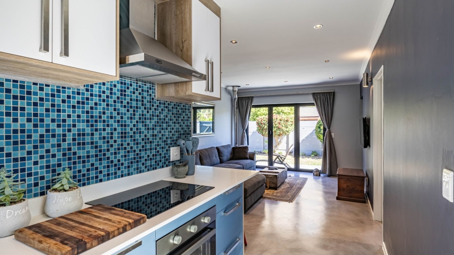 3 Bedroom Property for Sale in Lakeside Western Cape